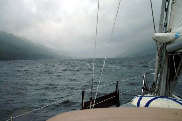 bonne-brise op Loch Ness in Schotland, juni 2004